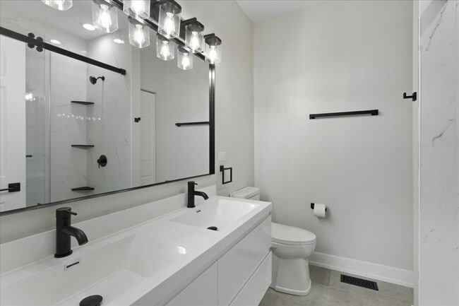 Photo - 839 W 14th Pl Unit 1