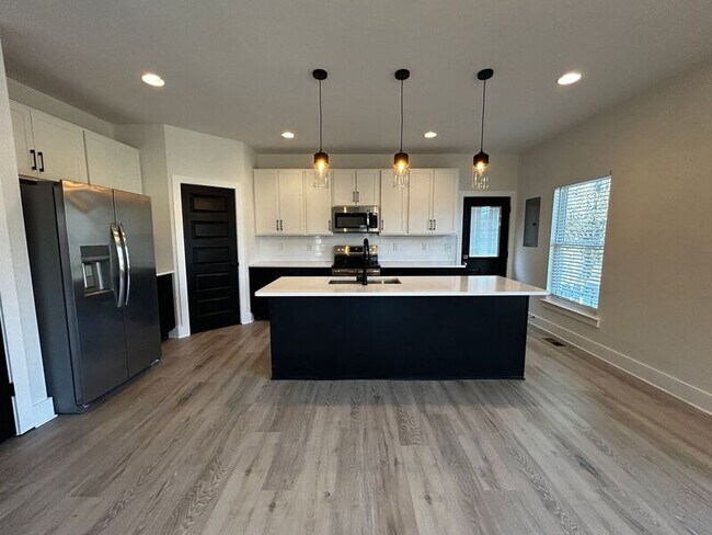 Photo - 427 Toney Rd