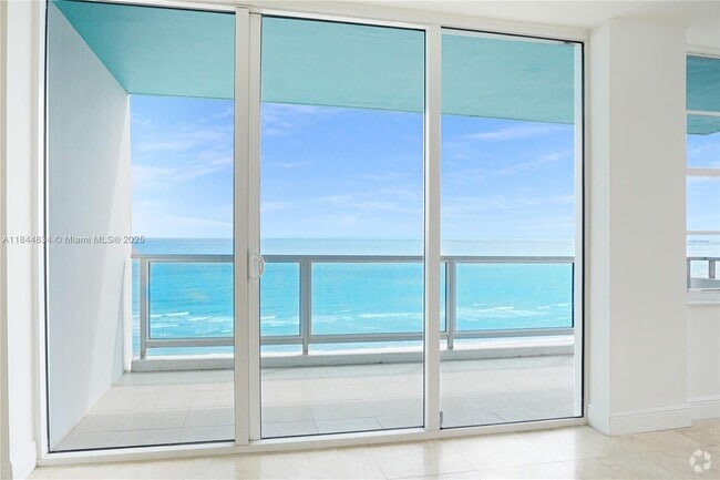 Building Photo - 5101 Collins Ave Unit 14N Rental