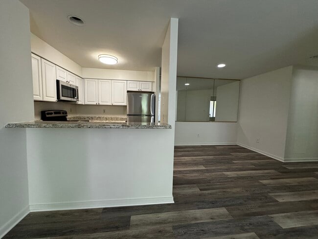 Photo - 9962 Hellingly Pl