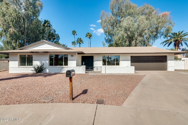 4402 W El Camino Dr