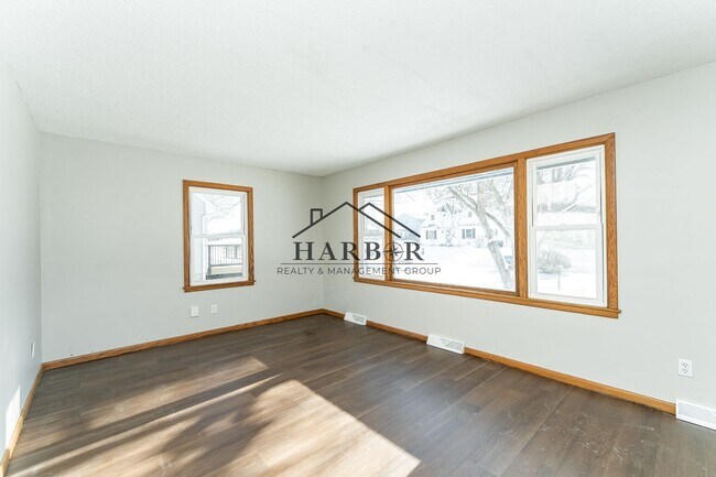 Photo - Recently Renovated 5 Bedroom Home! *1/2 OFF FIRST MONTH OF RENT*