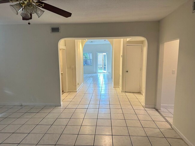 Photo - 611 El Vedado