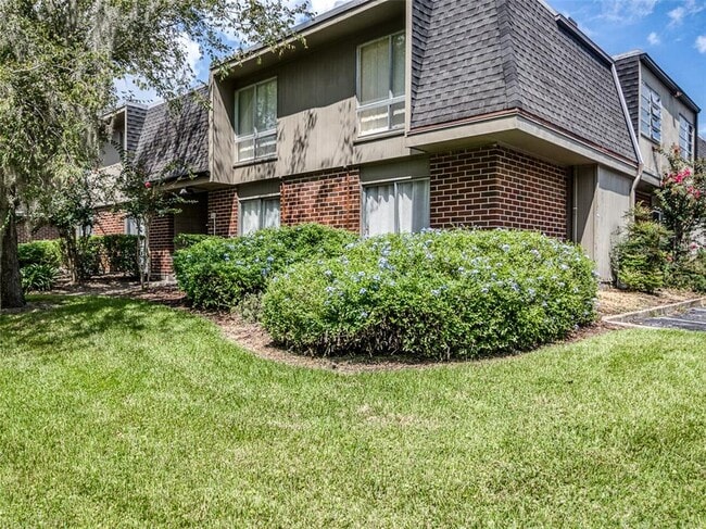 1700 SW 16th Ct Unidad J-4