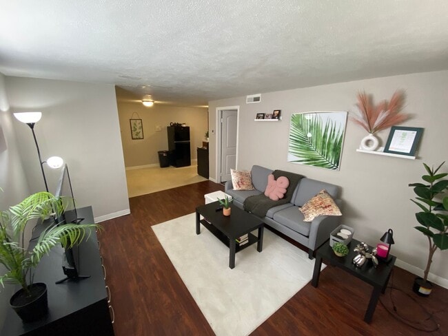 Photo - 2362 Airport Dr Unidad B