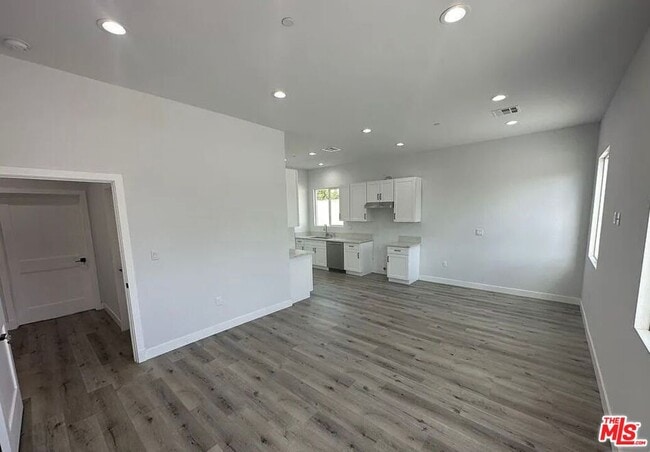 Photo - 6829 Bellaire Ave