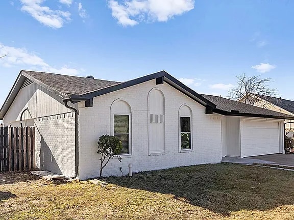 Photo - 204 Pebblebrook St