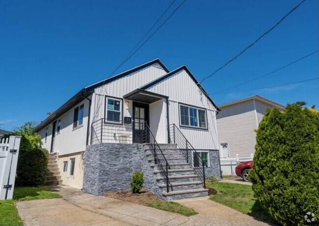 Building Photo - 31 Graywood Rd Rental