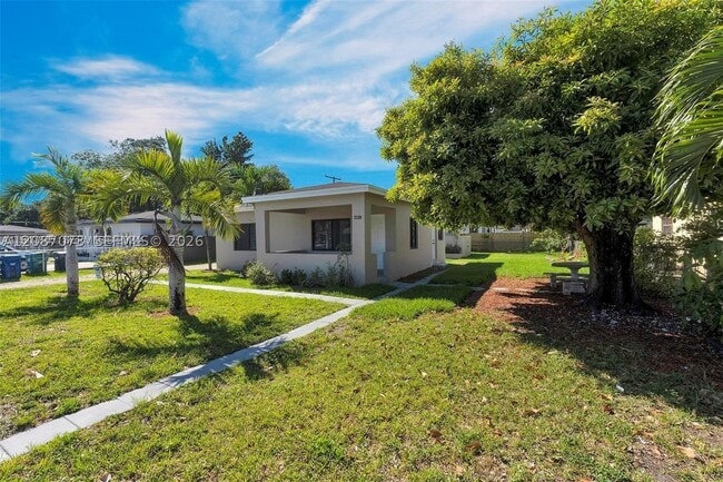 Building Photo - 2320 NW 95th St Unit 1