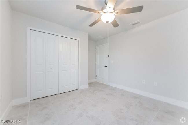 Building Photo - 3411 21st St W Rental