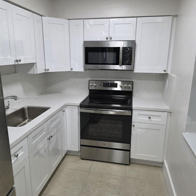 Photo - 1951 SW 70th Way