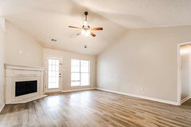 Photo - 1805 Steeplechase Cove