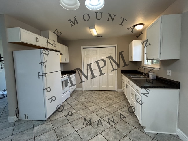 Photo - 2105 C St