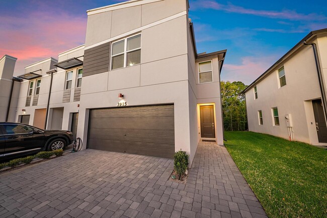 Photo - 3915 SE Mentmore Ln Townhome
