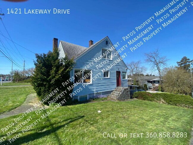 1421 Lakeway Dr