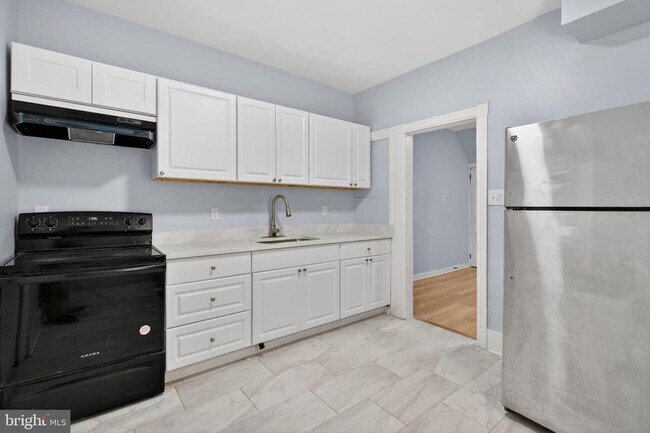 Photo - 136 Farson St