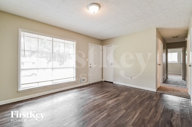 1364 Labelle St