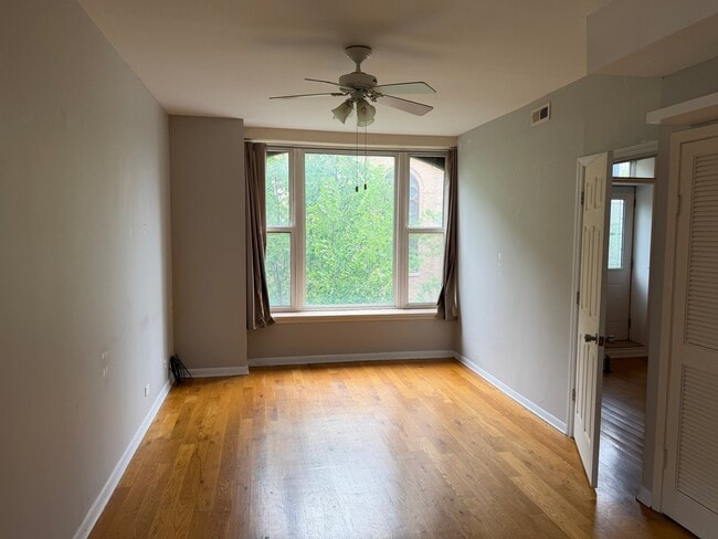 Photo - 1368 W Evergreen Ave Unit 3F