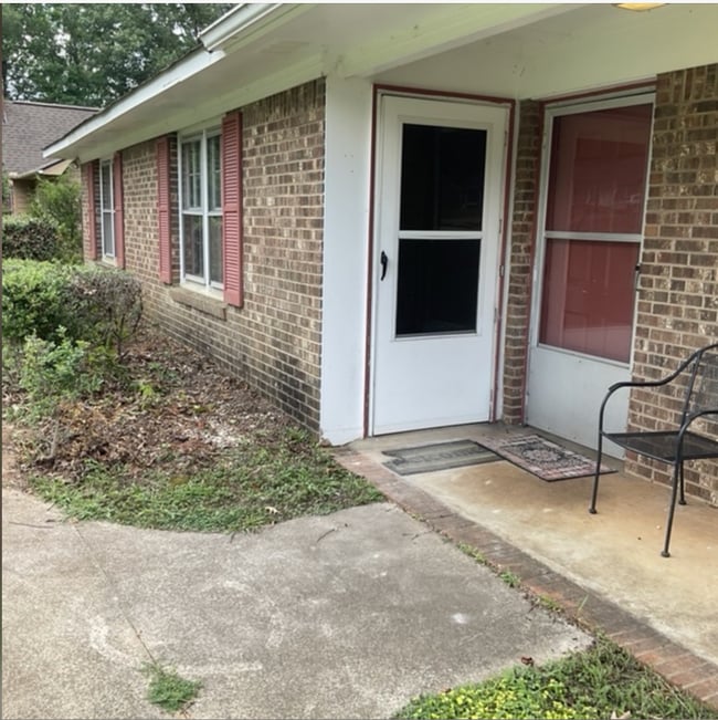 Photo - 103 Colebrook Ct