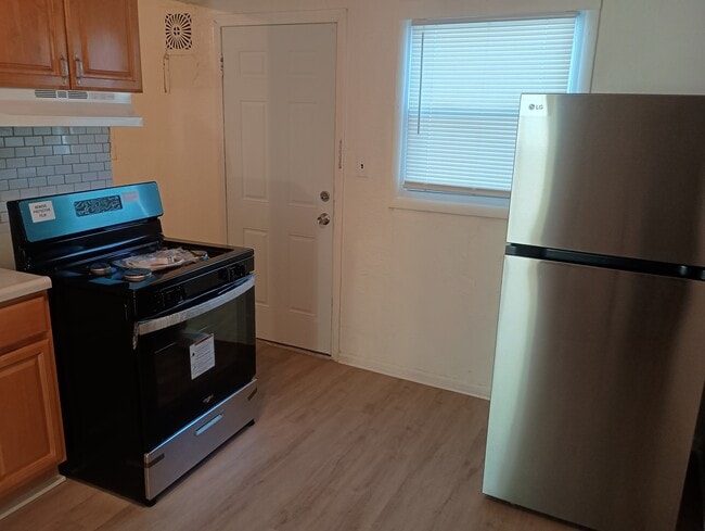 449 Cook Ave