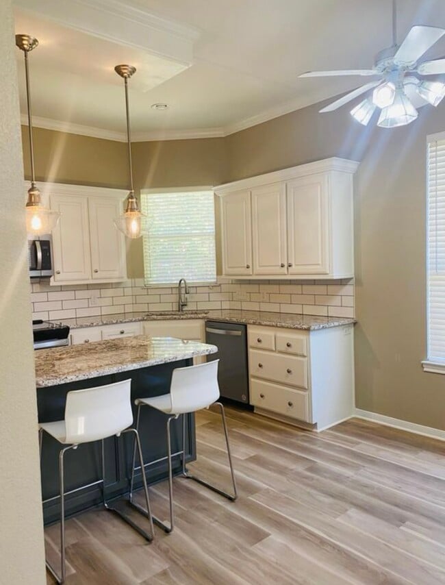 Photo - 3816 Whispering Oaks