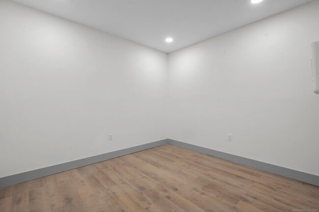 Photo - 111 Bank St Unit 3D