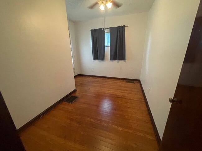 Photo - 2 Bedroom 1.5 Bath  house available now!