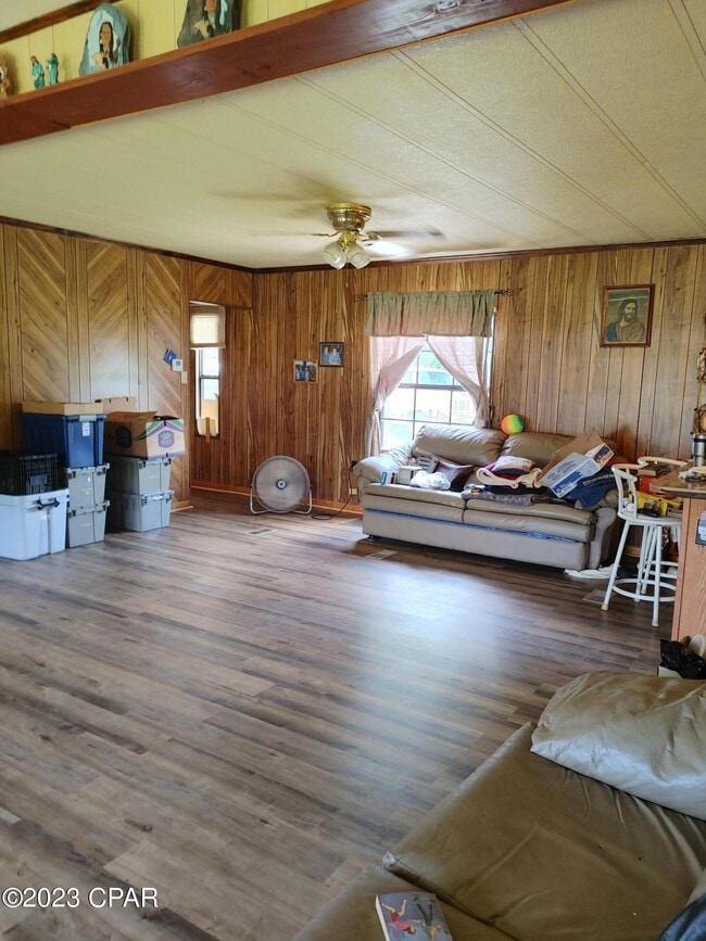 Photo - 25414 Evans St