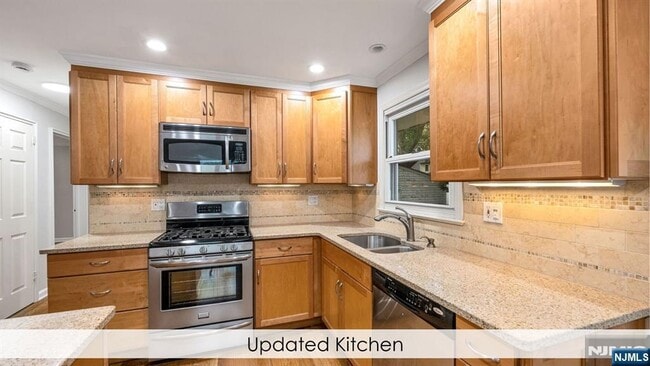 Photo - 464 Dorchester Rd