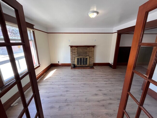 Photo - 219 Colborne St