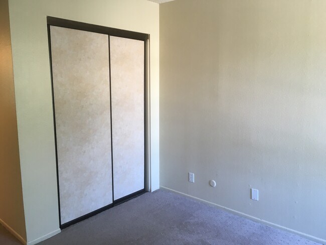 Photo - 22100 Burbank Blvd Unidad 100