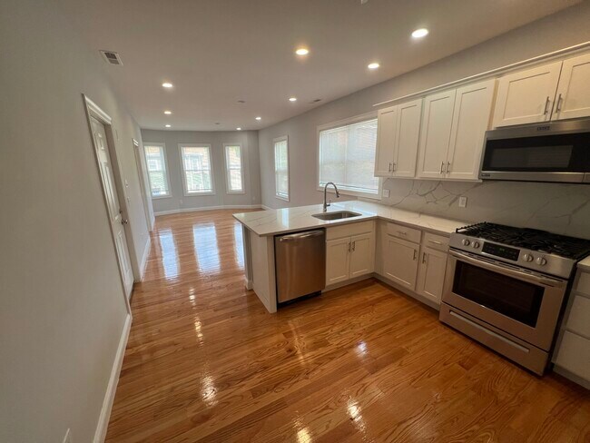 Photo - 130 Cross St