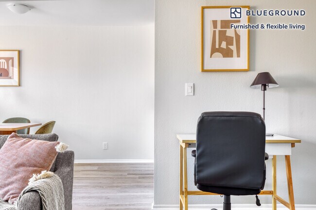 Photo - 616 N Sweetzer Ave Unidad FL2-ID491