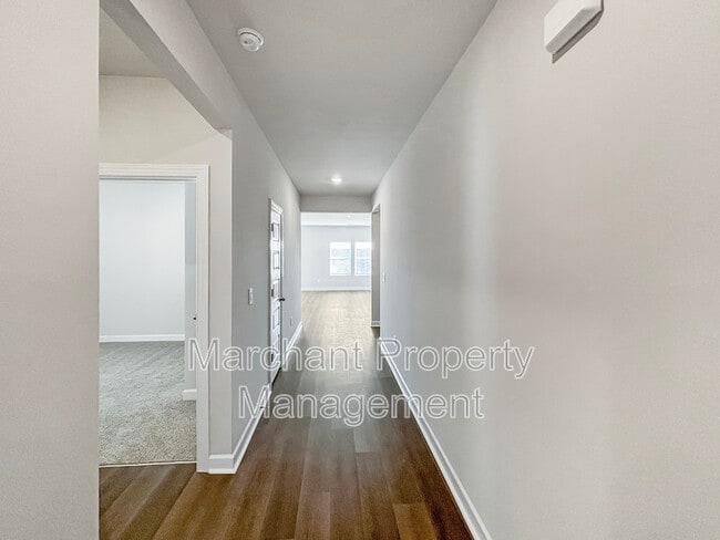 Photo - 760 Penfold Pointe