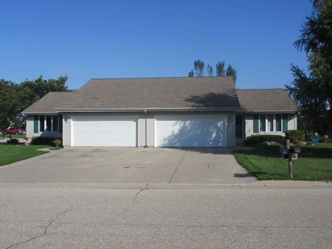 Building Photo - 330 Unit 3701