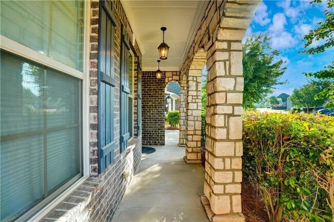 Photo - 633 Leland Pkwy