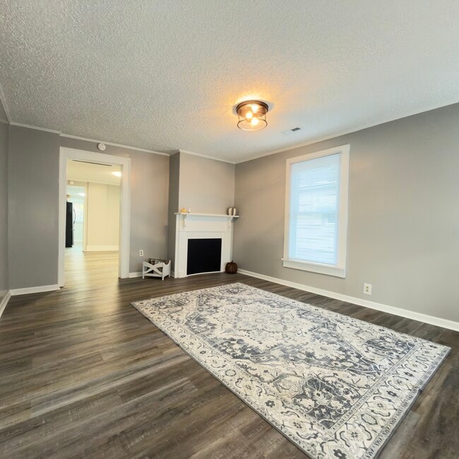 Photo - 4320 Wallace St