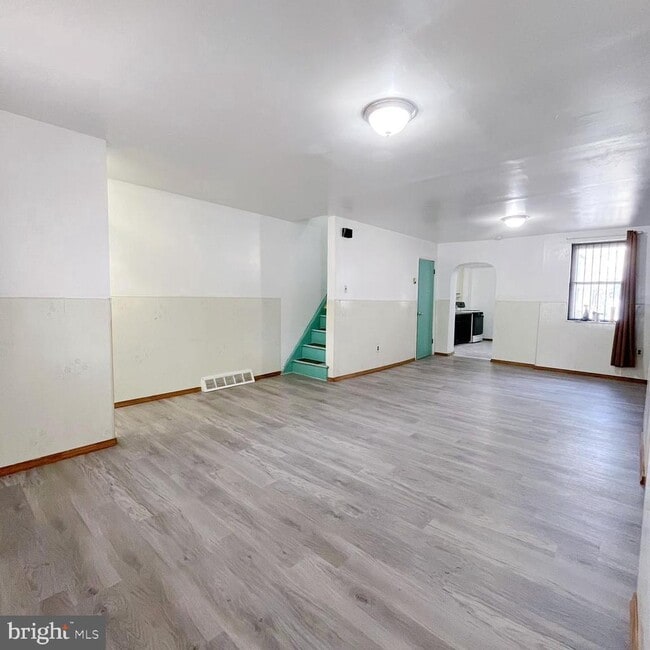 1811 E Sergeant St