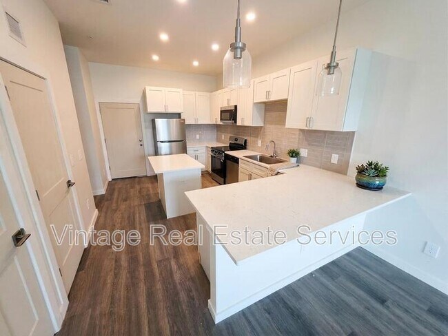 Photo - 2502 N Blvd