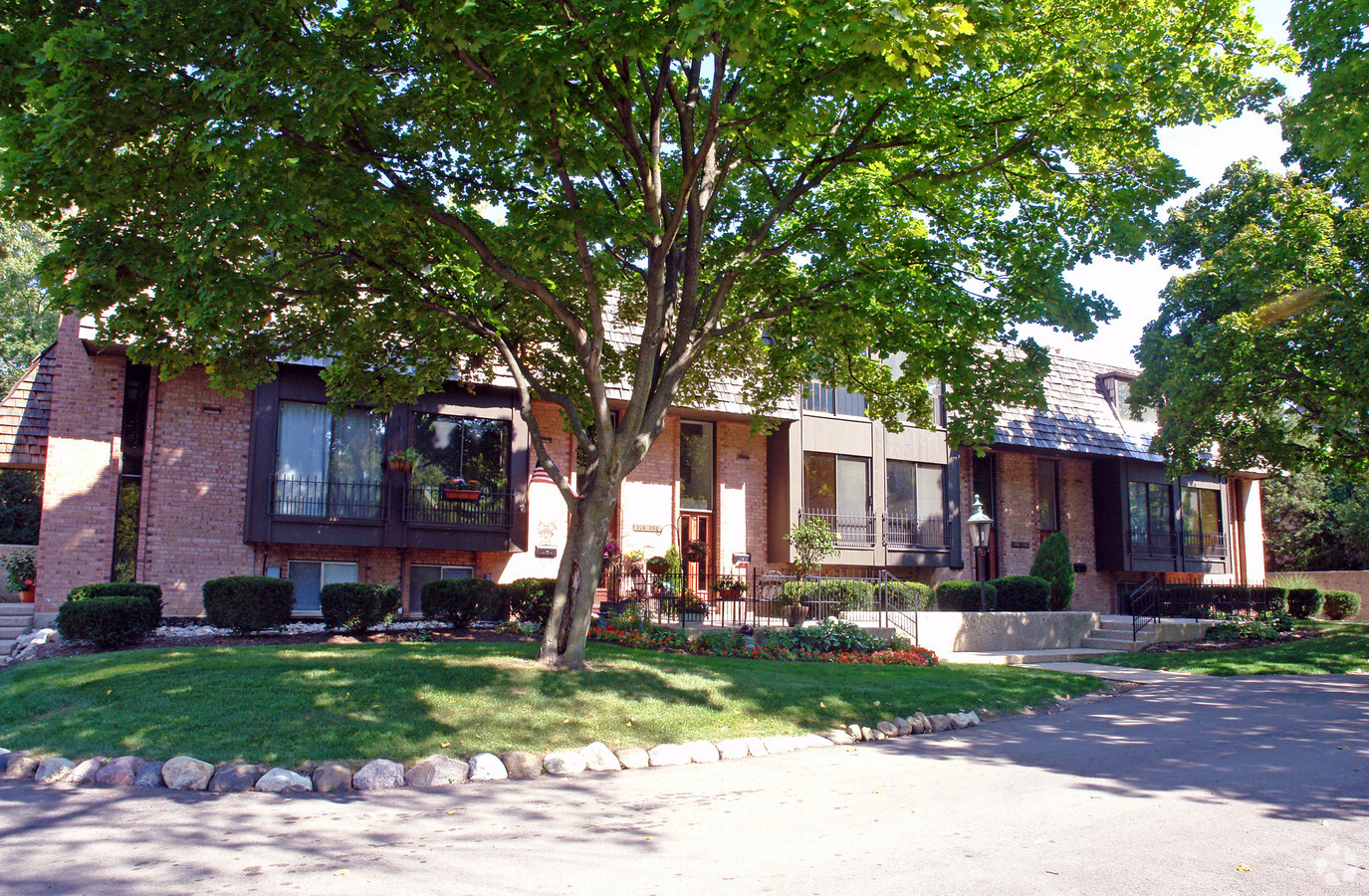 The Arbors at Barrington - The Arbors at Barrington Apartments