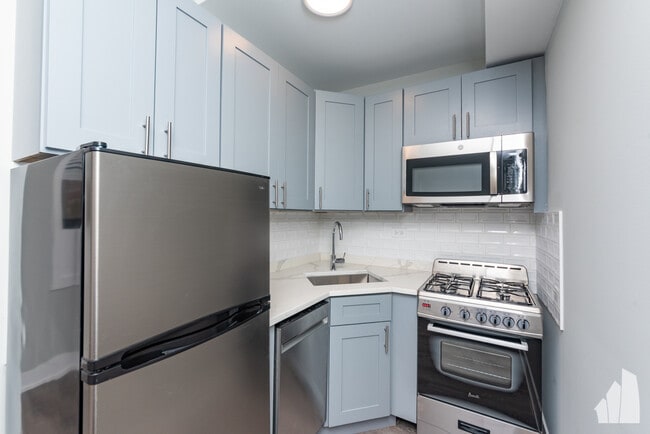Photo - 505 W Belmont Ave