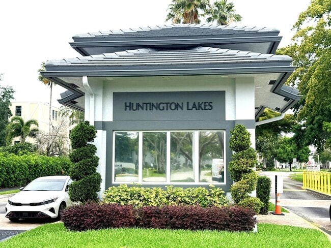 Photo - 7076 Huntington Ln Unit 6080