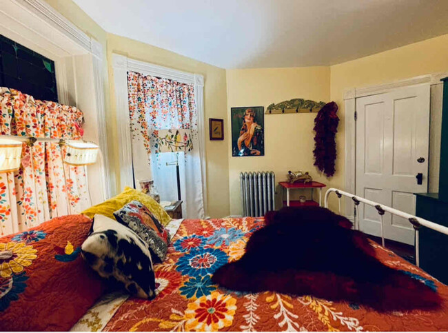 Photo - 425 S Washington St Apartment Unit Furnished, quiet, clean, kitchenette #3