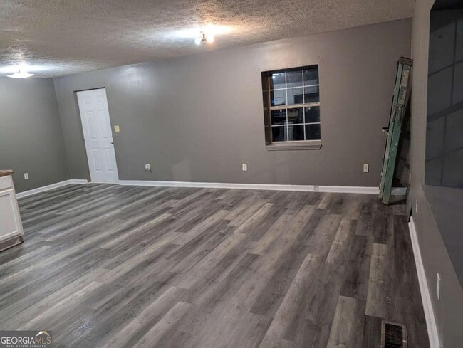 Photo - 1769 Teamon Rd