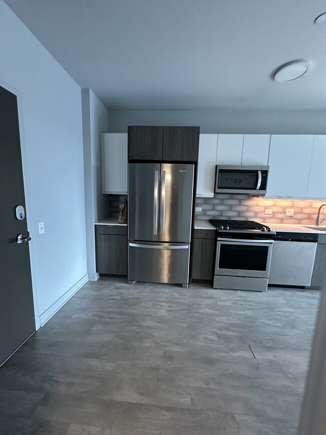 Photo - 1027 W Addison St Unidad CONV-1BD