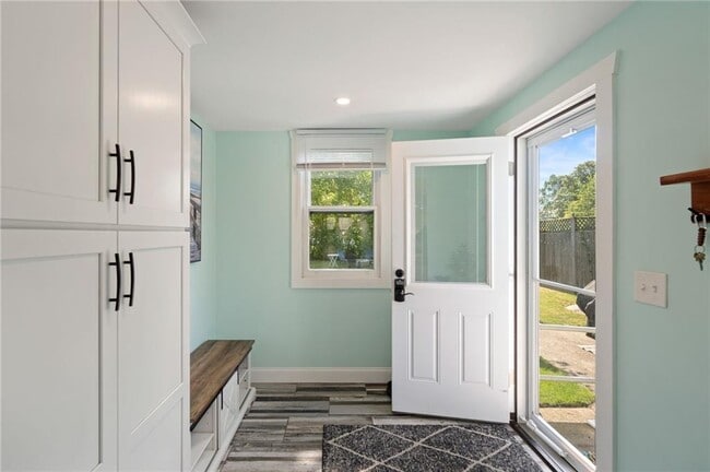 Photo - 9 Woodlund Ave
