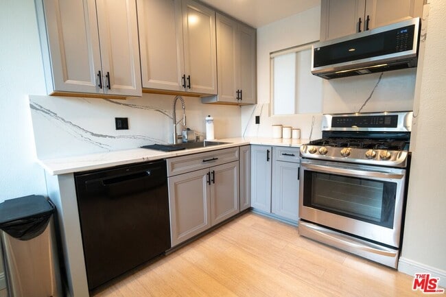 Photo - 8110 Manitoba St Unit 114