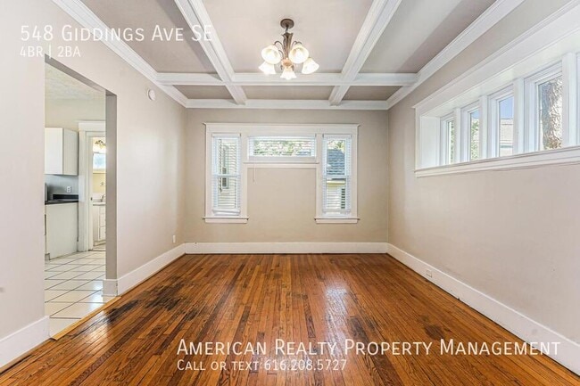 Photo - 548 Giddings Ave SE