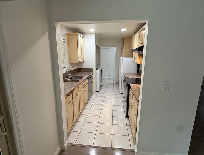 Photo - 5718 Ravenspur Dr Unit 202