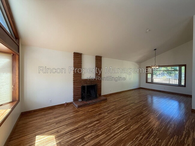 401 Golden W Ave